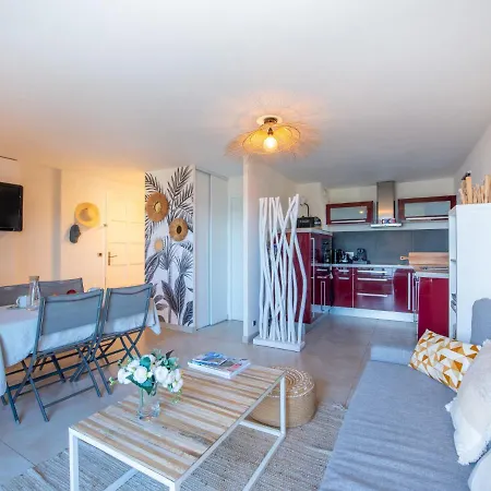 La Croix Du Sud-28 By Interhome *